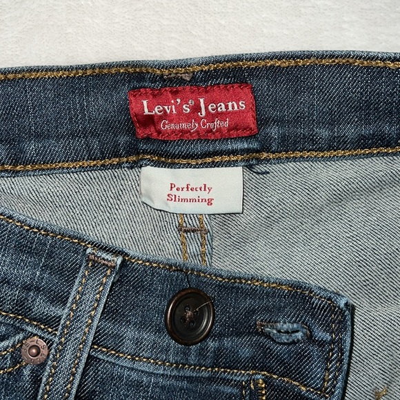 Levi’s “Perfectly Slimming” Blue Jeans Size 8 Medium - Picture 11 of 12